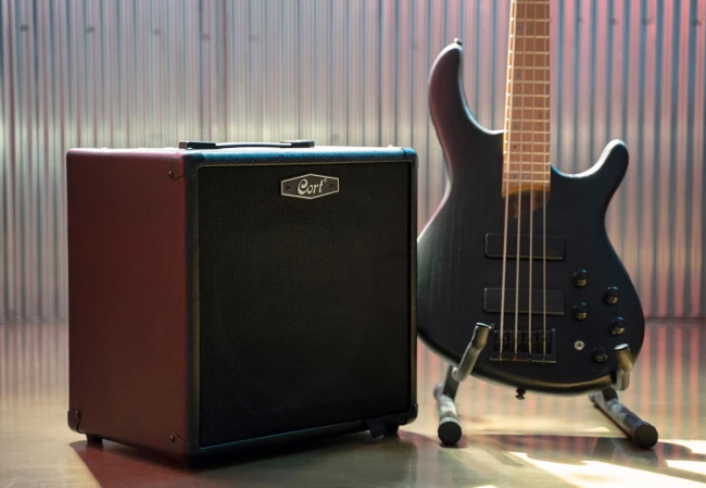 Комбопідсилювач CORT CM20B Комбопідсилювач CORT CM20B