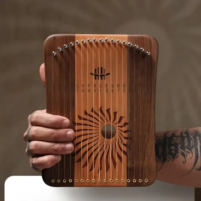 Hluru Kalyre 17 strings Cherrywood ＆ Black Walnut