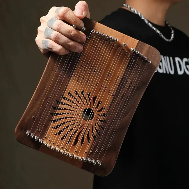 Hluru Kalyre 17 strings Cherrywood ＆ Black Walnut
