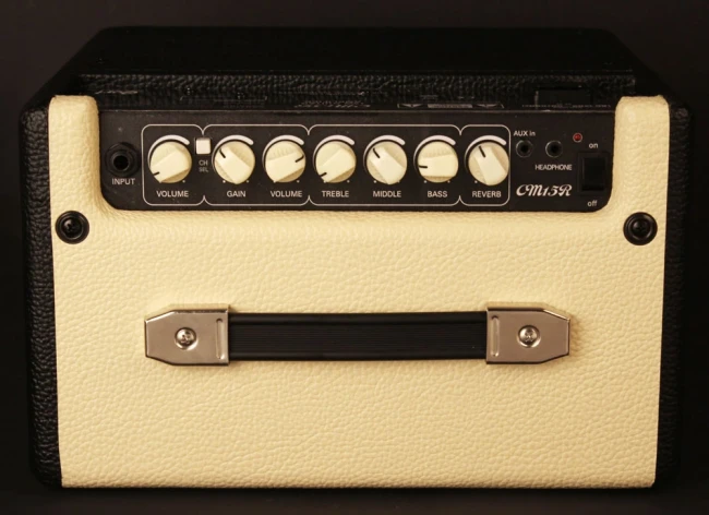 Комбопідсилювач Cort CM15R EU BK